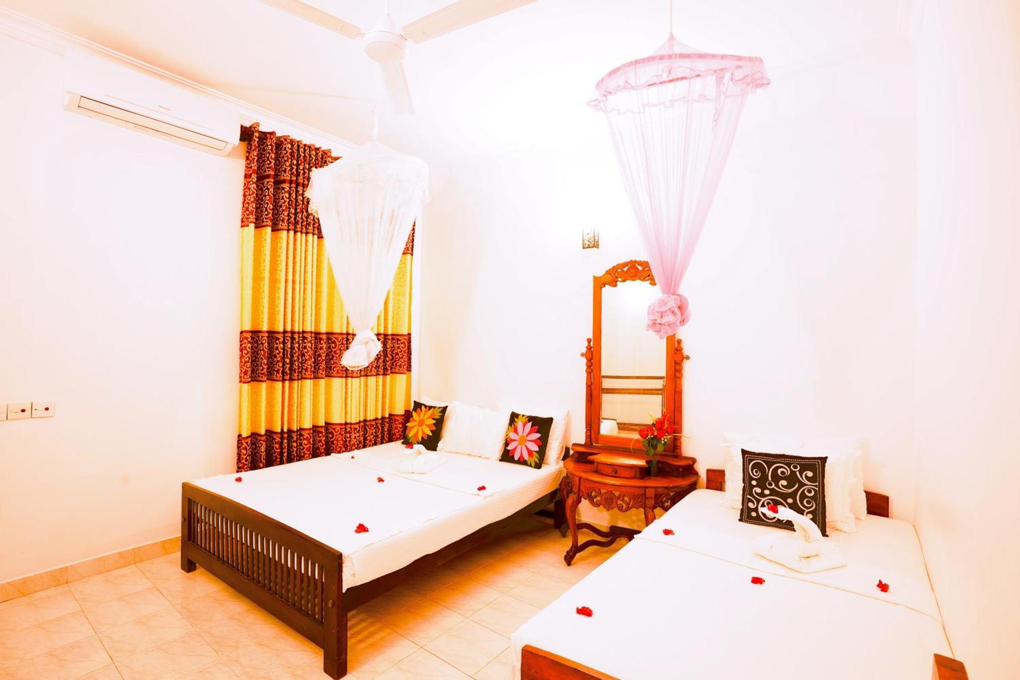 Frangipani Motel كالي المظهر الخارجي الصورة