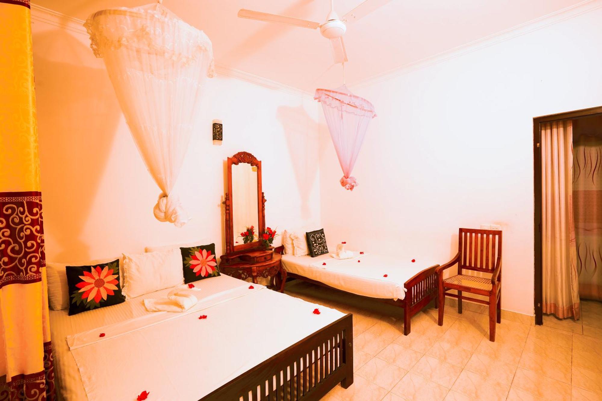 Frangipani Motel كالي المظهر الخارجي الصورة